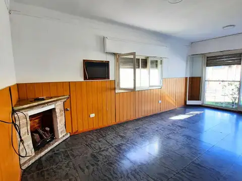 Casa en Venta con 4 cocheras