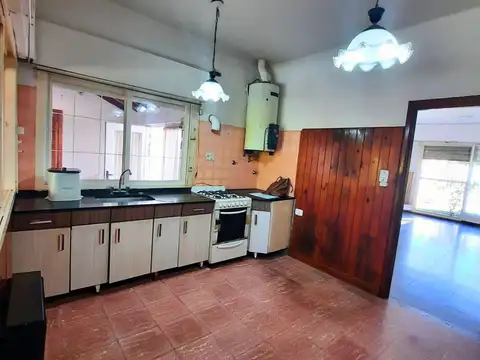 VENTA CASA EN QUILMES, EXCELENTE UBICACIÓN
