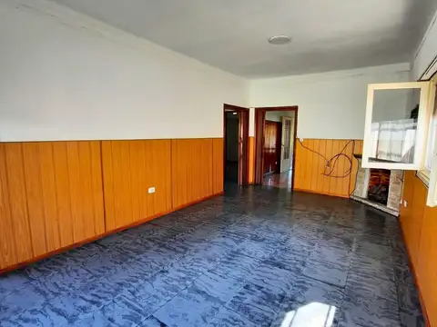 Casa 3 ambientes con 2 baños