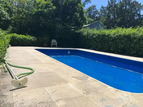 Casa en Venta con 3 cocheras