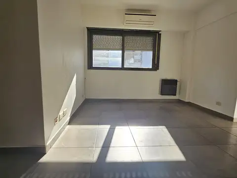 Departamento en Alquiler en Acassuso Vías / Santa Fe, $ 750.000