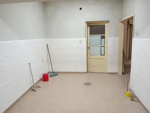 Depto Tipo Casa en Alquiler en Sarandí, $ 650.000
