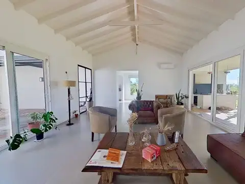Casa 4 ambientes con 4 baños