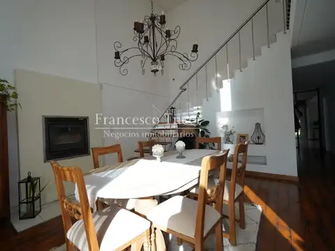 Casa en Venta con 1 cochera