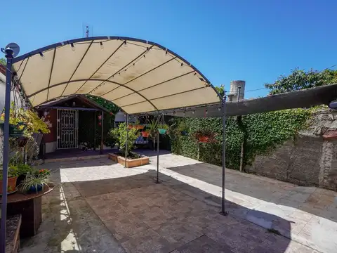 Casa 4 ambientes con 1 baño