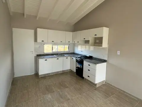 Casa 3 ambientes con 1 baño