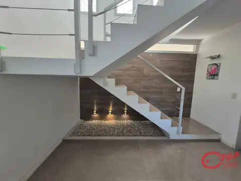 Casa 6 ambientes con 3 baños