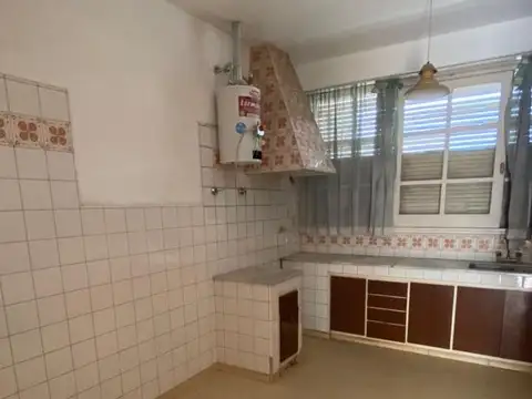 Casa 6 ambientes con 3 baños