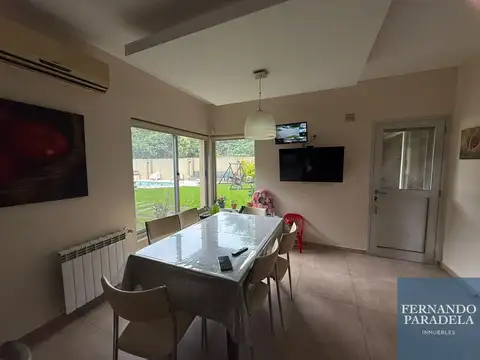 Casa 5 ambientes con 4 baños