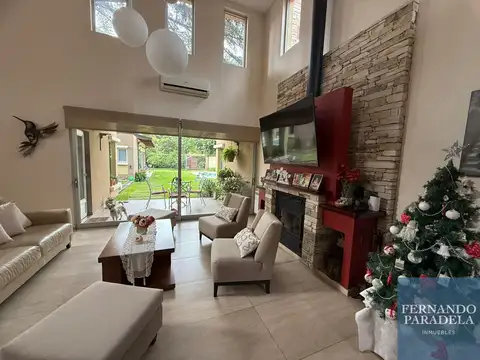 Casa en Venta en Barrio Parque Leloir, USD 650.000