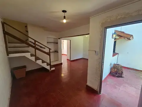 Casa 4 ambientes con 1 baño