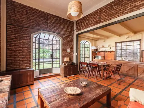 VENTA CASA 4 AMBIENTES VILLA CRESPO COCHERA JARDIN PILETA
