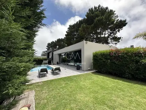 Jorge Newbery 4550, Mar Del Plata, Buenos Aires, Argentina.