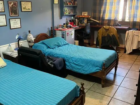 Los Sauces, Tres Cerritos