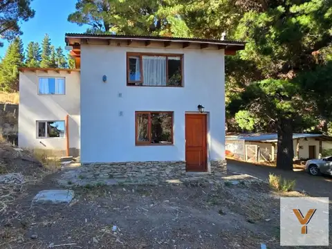 Casa en venta - 3 Dormitorios 2 Baños - Esquel