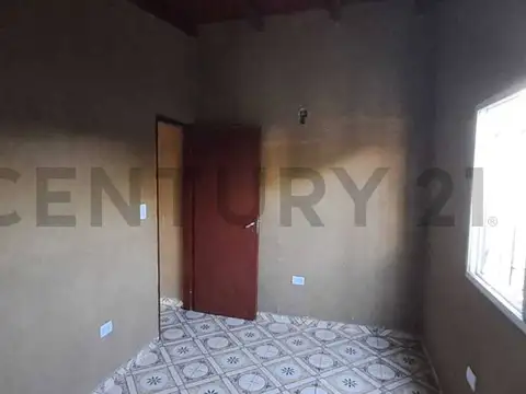 VENTA EN BLOCK 2 CASA DUPLEX Y DOS LOCALES EZEIZA