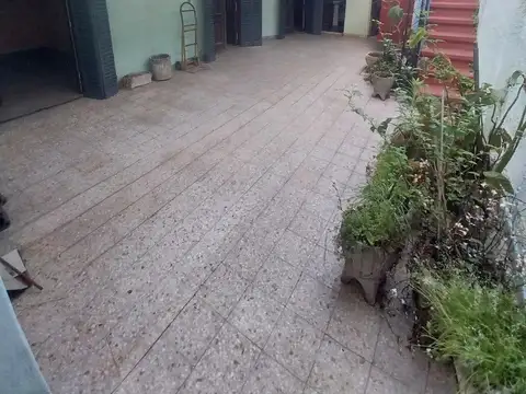 Avenida Juan Bautista Alberdi 700, Piso PB