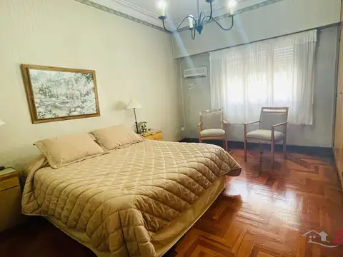 VENTA CHALET 4 AMBIENTES 2 PLANTAS CENTRO MONTE GRANDE