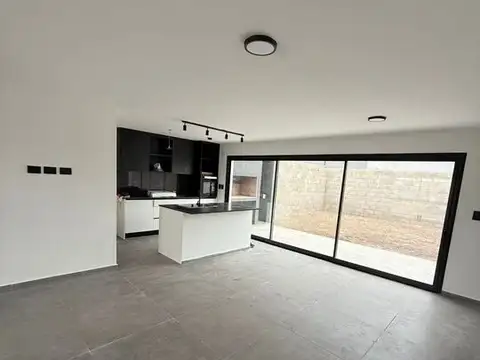 Depto Tipo Casa 4 ambientes con 2 baños