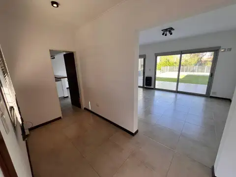 Casa en Alquiler en Roldan, $ 1.200.000