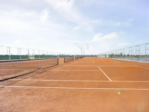 Casa 6 ambientes con 2 baños