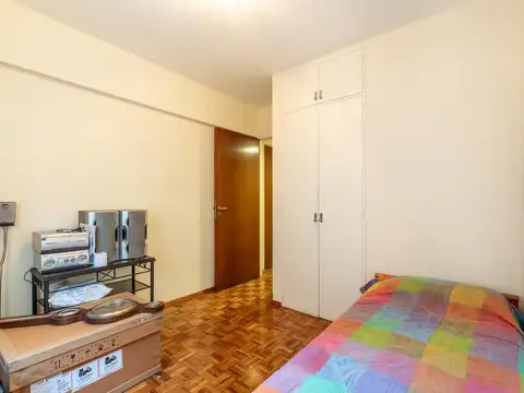 Venta Departamento 5 ambientes con Cochera y Seguridad en Belgrano R Piso Alto