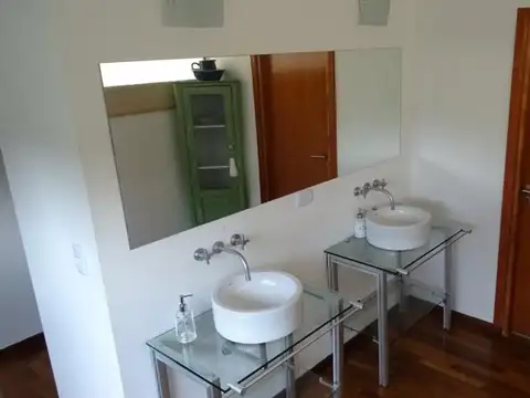 VENTA CASA 5amb B. SAN ISIDRO LABRADOR,DIQUE LUJAN