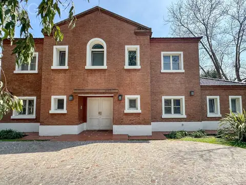 Casa en Venta con 2 cocheras