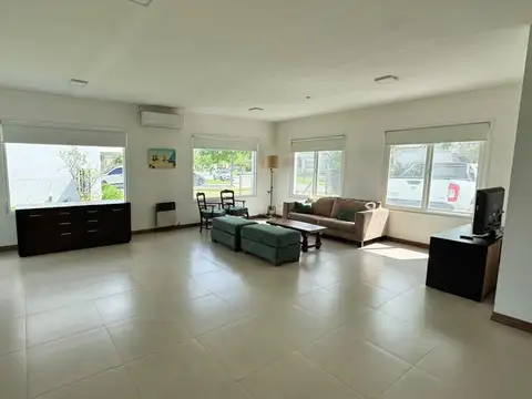 Casa en Alquiler al Este