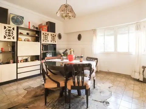 General Carlos María de Alvear 2000,entre Antonio Malaver y Esmeralda