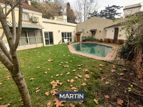 Casa en venta c/ cochera en Villa de Mayo
