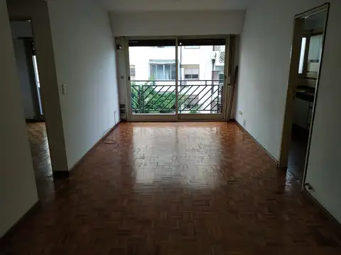Amplio departamento de 2 ambientes y medio