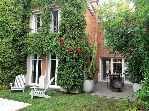 BELGRANO CHICO, CASA CON JARDÍN, PILETA, PARRILLA, COCHERA