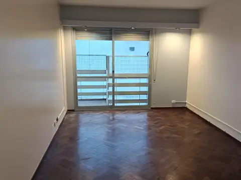 Excelente departamento en esquina Bv. Oroño y 9 de Julio! Dueña alquila 2 dormitorios en inmejorable ubicación, listo para habitar ya!
