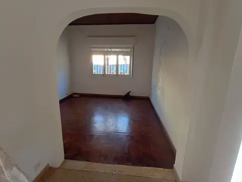 Depto Tipo Casa en Alquiler en Agronomía, $ 1.800.000