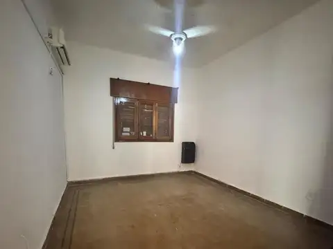 Casa en Alquiler en Alberdi, $ 850.000