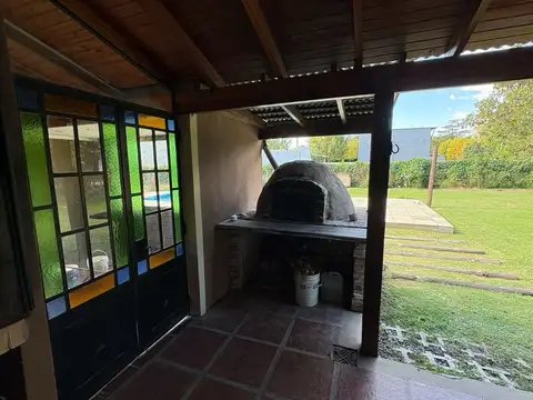 Casa 5 ambientes con 3 baños