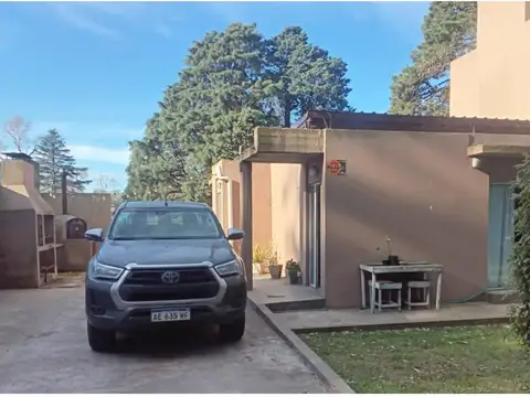 Chalet 5 ambientes Colina Alegre