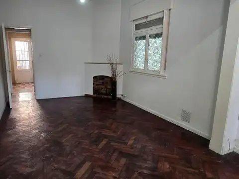 Chalet/PH al Frente con 3 Amb. y Patio