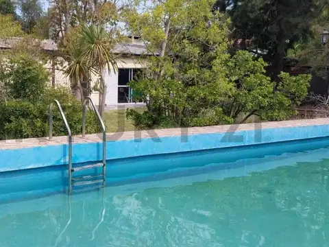 174 Esquina 81 , Piso 0