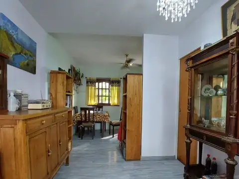 Casa 3 ambientes con 2 baños