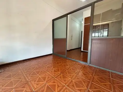 Departamento en alquiler en Monte Castro Monoambiente 1er piso por escalera