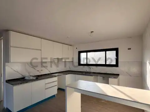A ESTRENAR Casa 2 Plantas 180 m2 UNICA VISTA AL LAGO