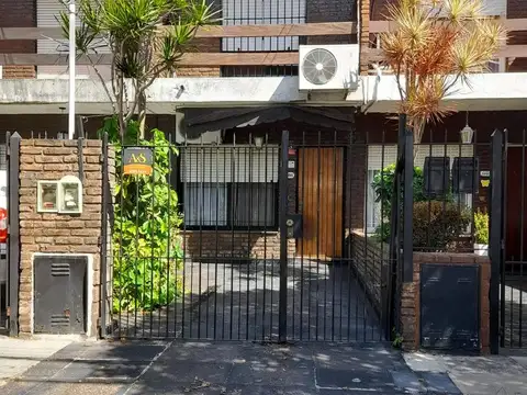 Casa estilo dúplex de 4 ambientes en Olivos