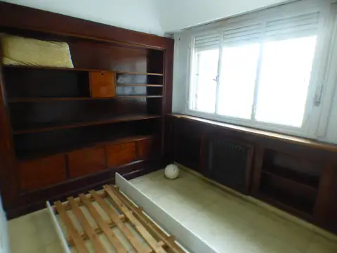 Casa 5 ambientes con 1 baño