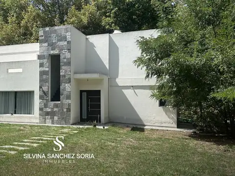 VENTA CASA 4 AMBIENTES EN LOS CARDALES