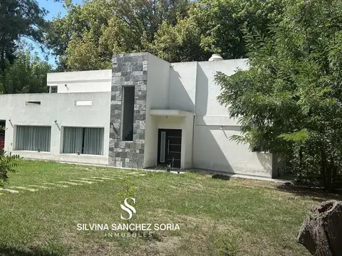 VENTA CASA 4 AMBIENTES EN LOS CARDALES