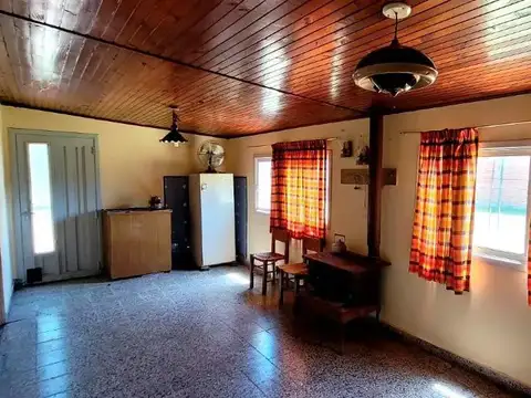 Casa 3 ambientes con 1 baño