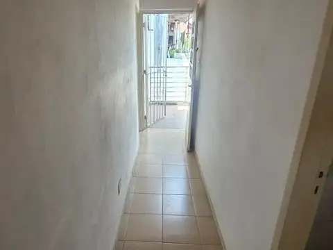 Depto Tipo Casa 2 ambientes con 1 baño