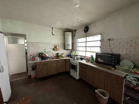 Av Senador Moron 300